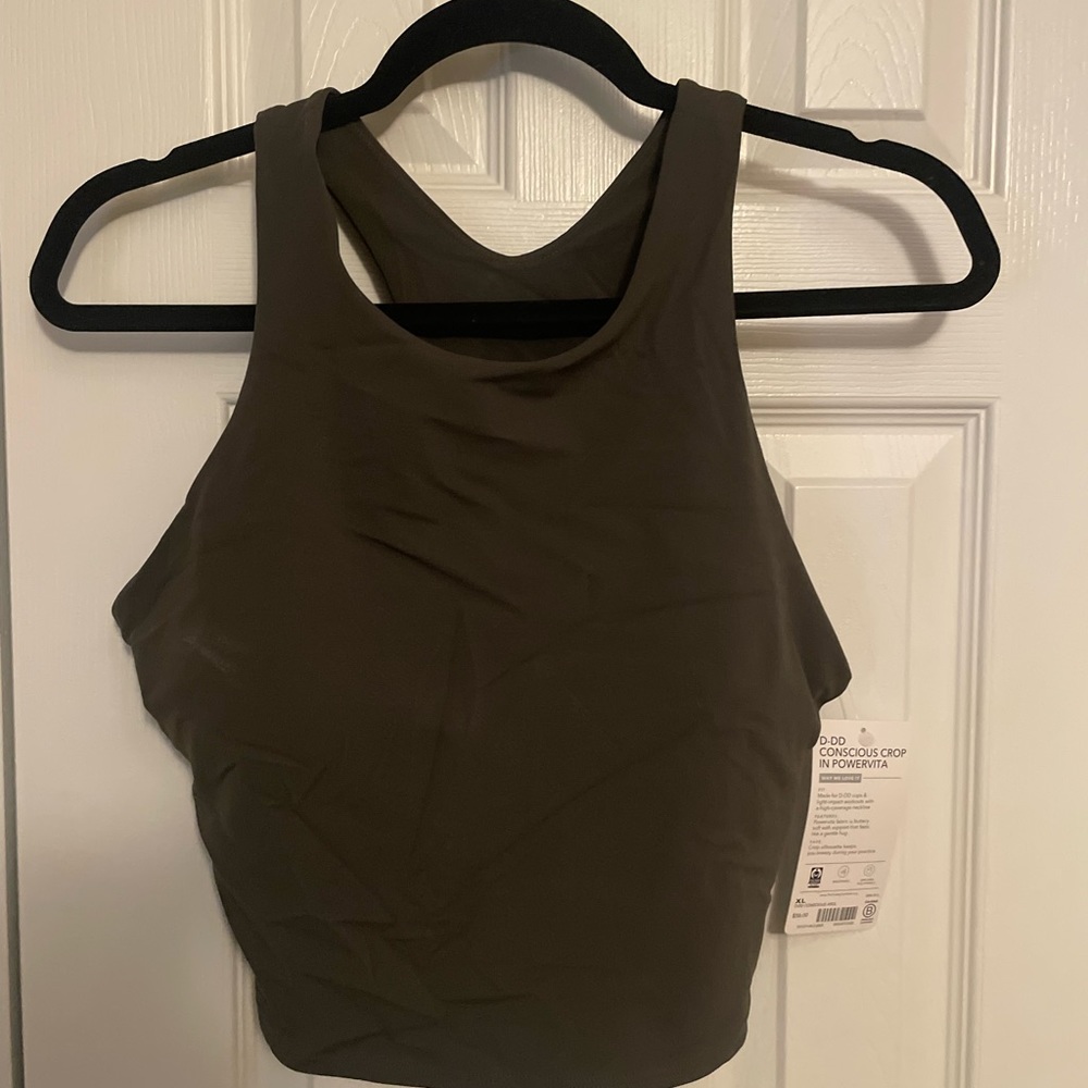 Athleta Conscious Crop